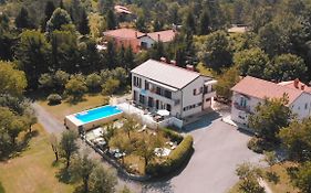 Guest House Surina